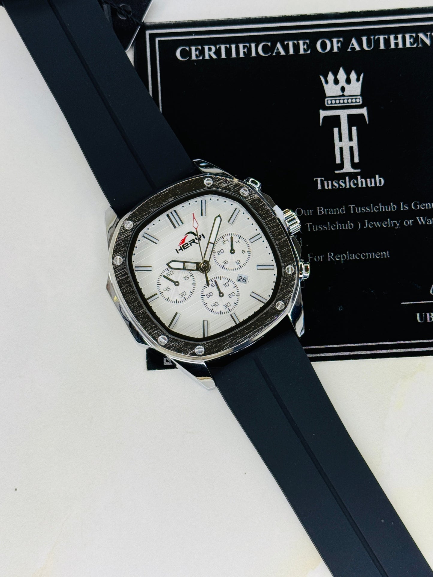 Black White Heryi Nautilus Magnet Strap Watch