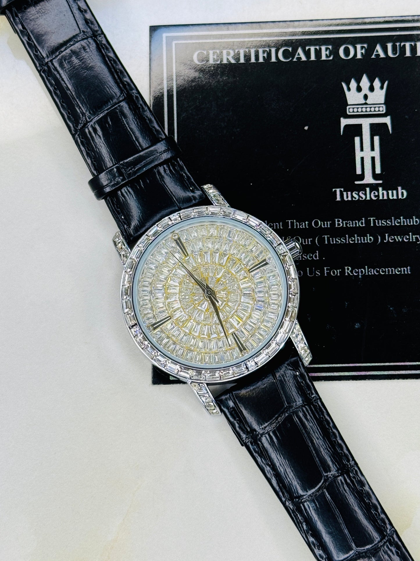 Round Zircon Dial Leather Strap Watch For Her