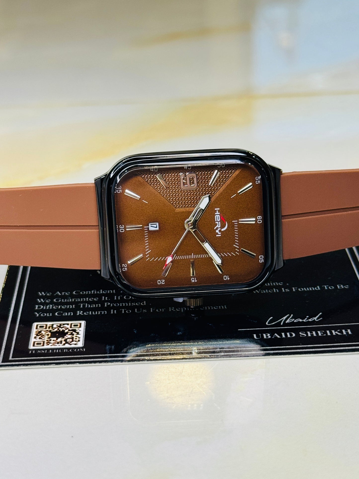Brown Heryi Seamer Magnet Strap Watch