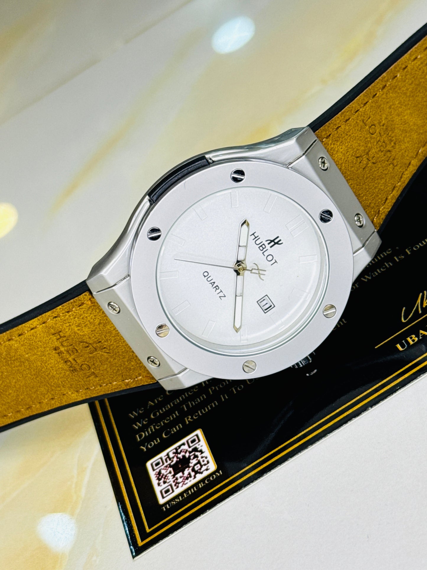 Minimal Camel White Big Bang Branded Watch