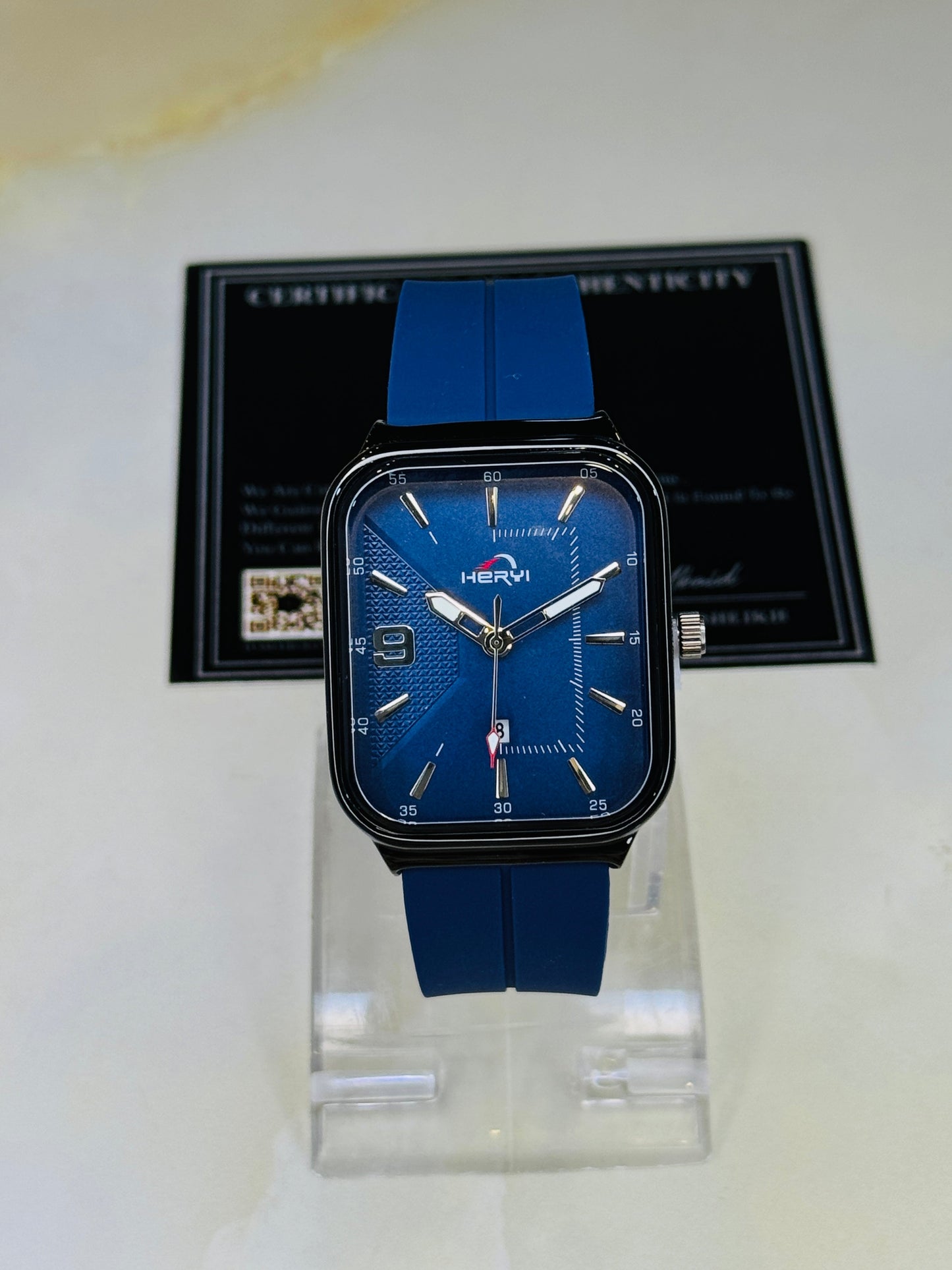 Aqua Blue Heryi Seamer Magnet Strap Watch