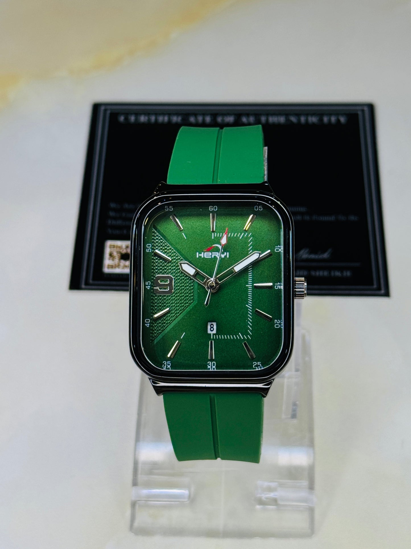Forest Green Heryi Seamer Magnet Strap Watch