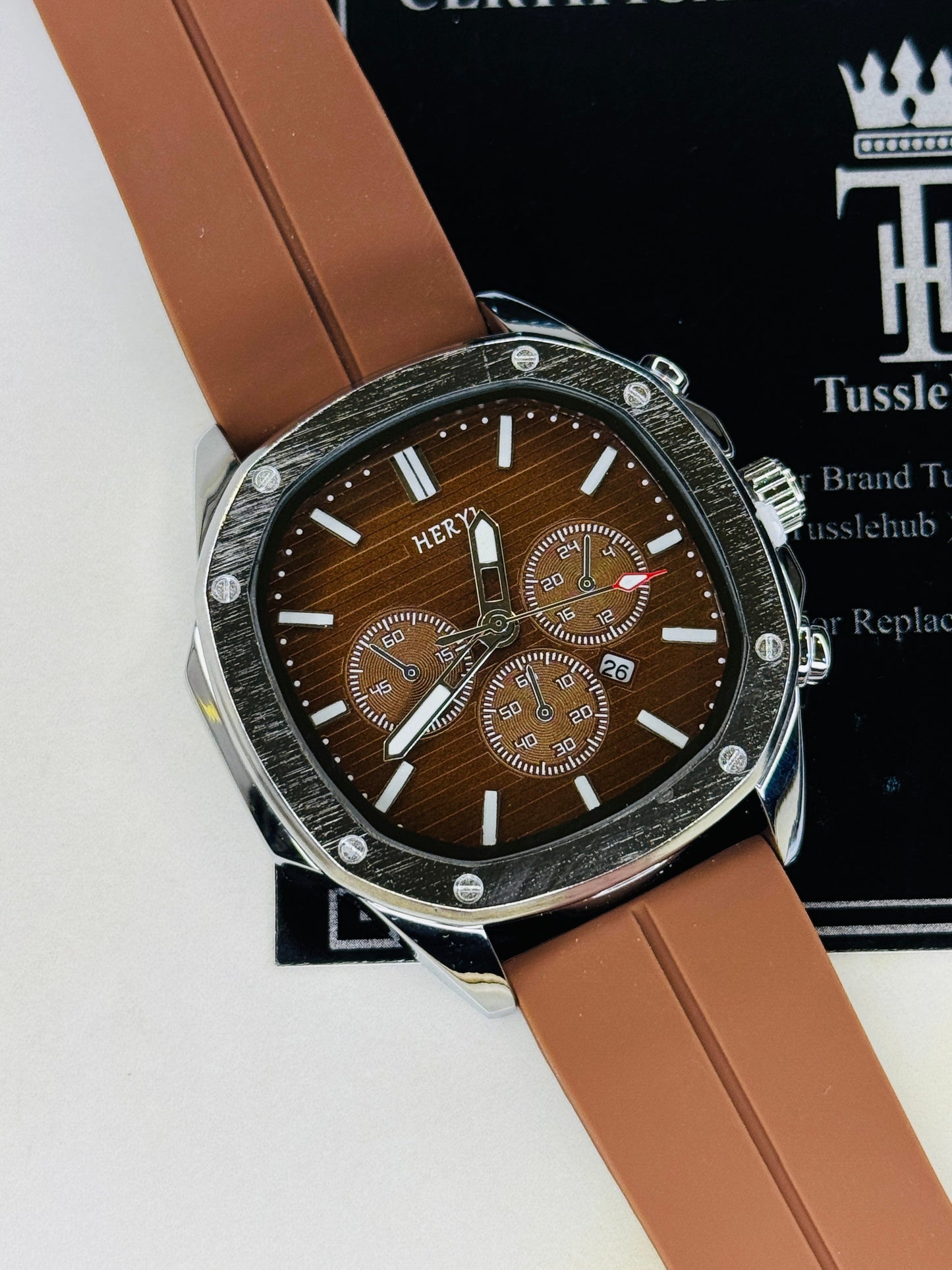 Brown Heryi Nautilus Magnet Strap Watch