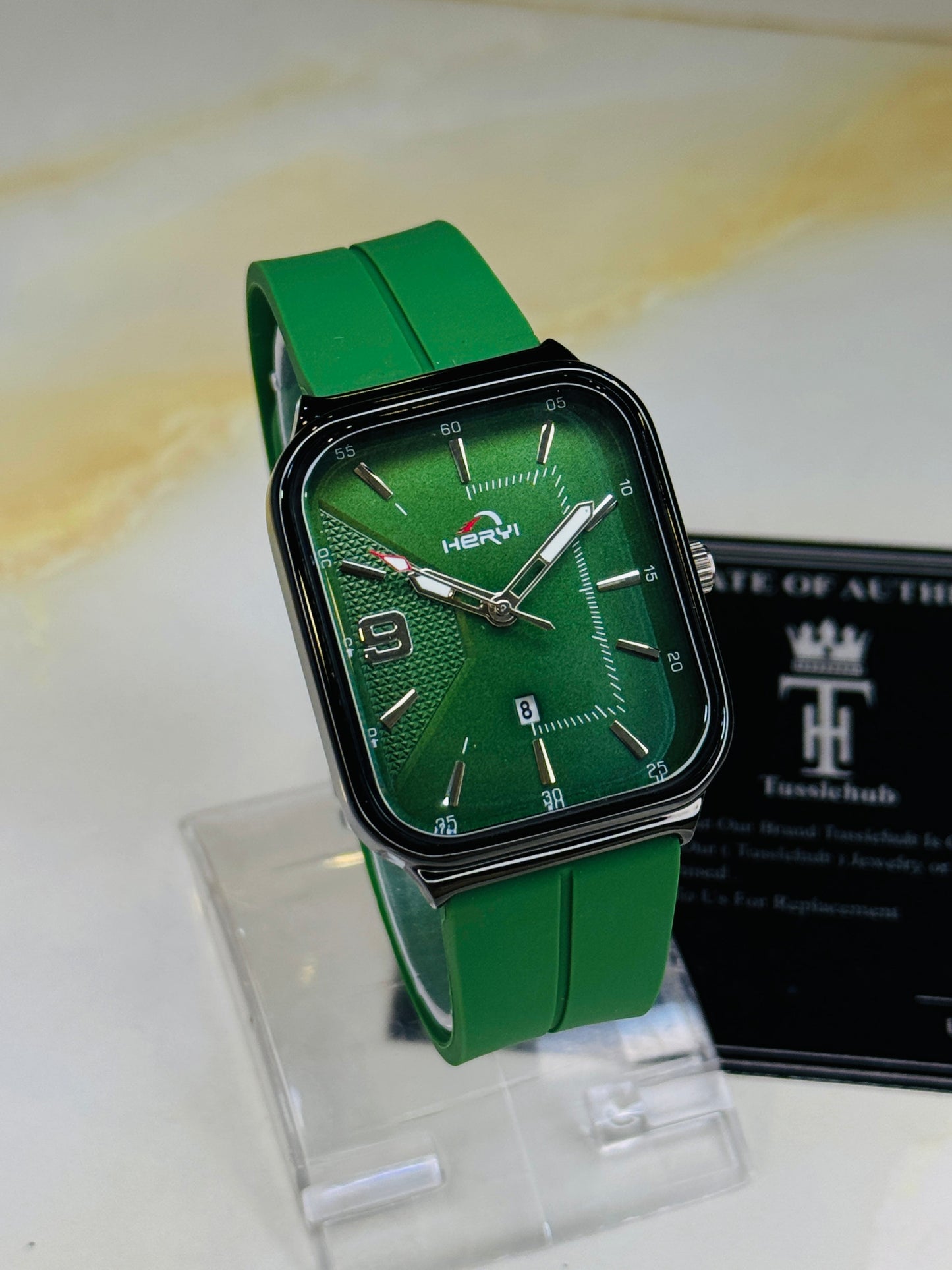 Forest Green Heryi Seamer Magnet Strap Watch