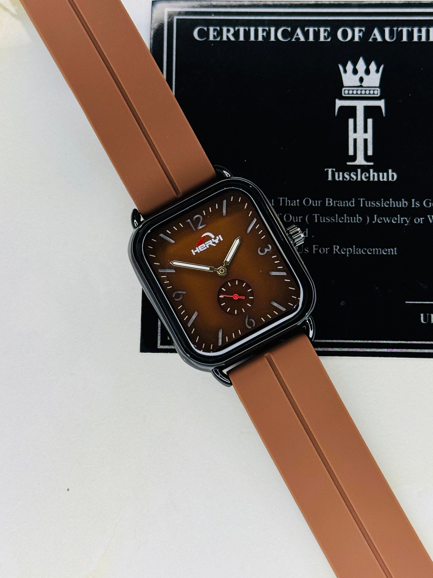 Brown Heryi Seamer Down Second Magnet Strap Watch