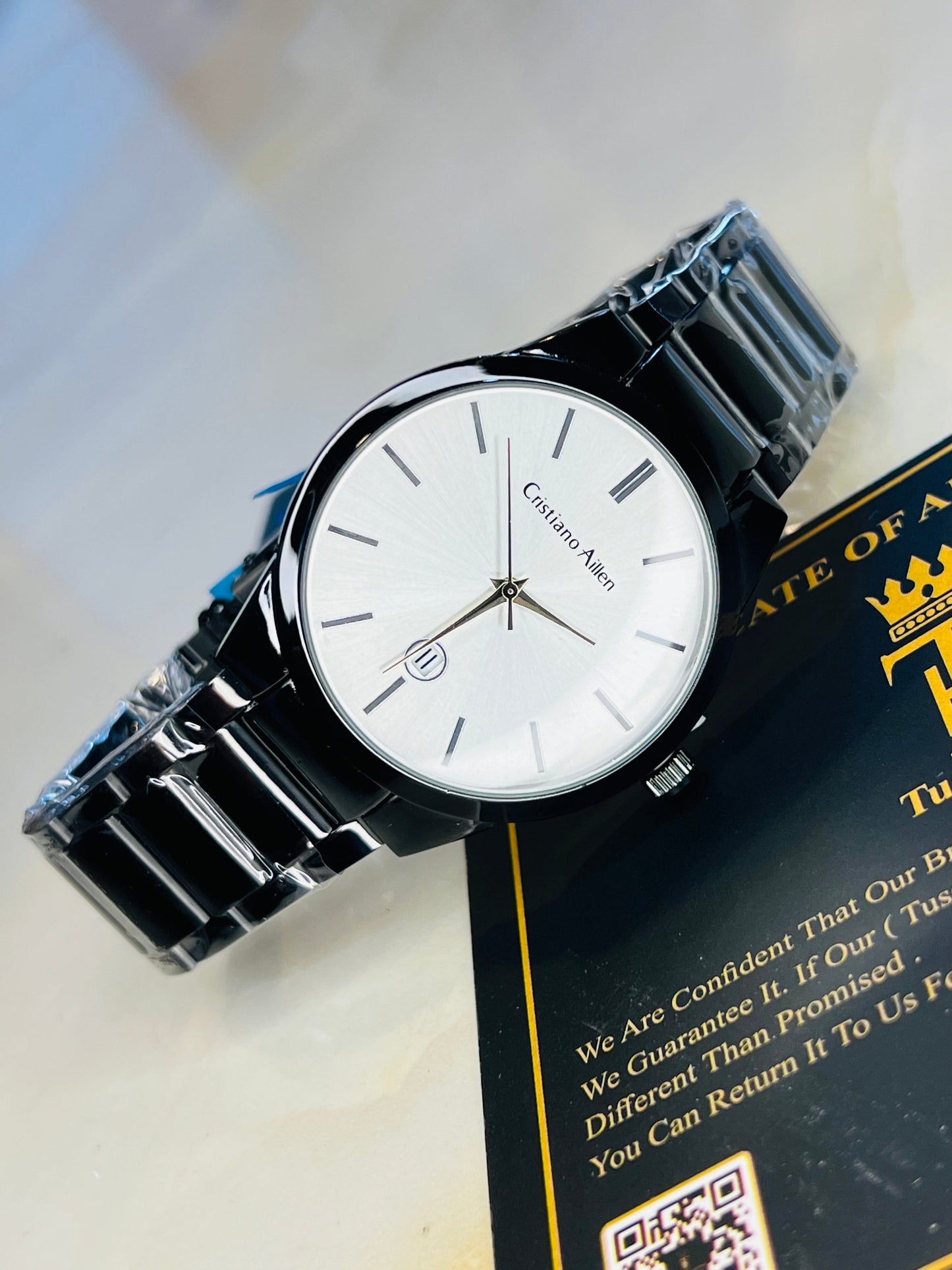 Cristiano Aillen Black Strapped Minimal Watch