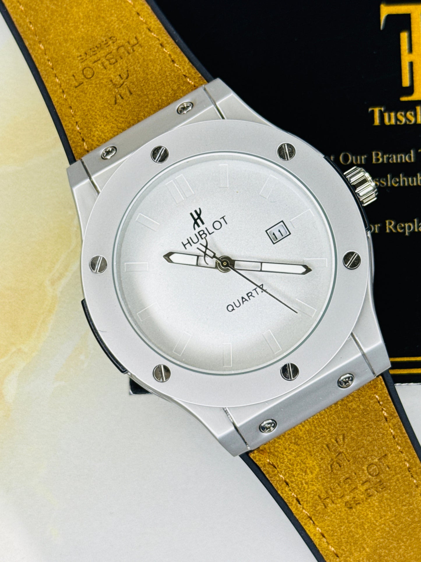Minimal Camel White Big Bang Branded Watch