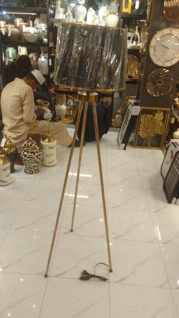 Metal Tripod Floor Lamp - Floor Lamps Online Pakistan - Lampify
