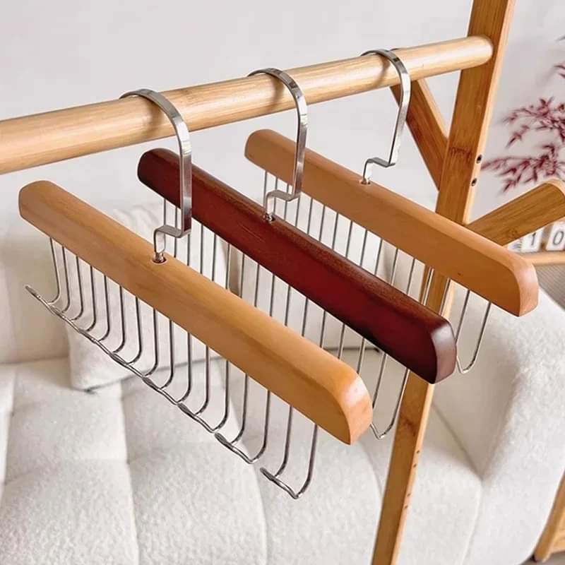 PACK OF 4 Wood hanger