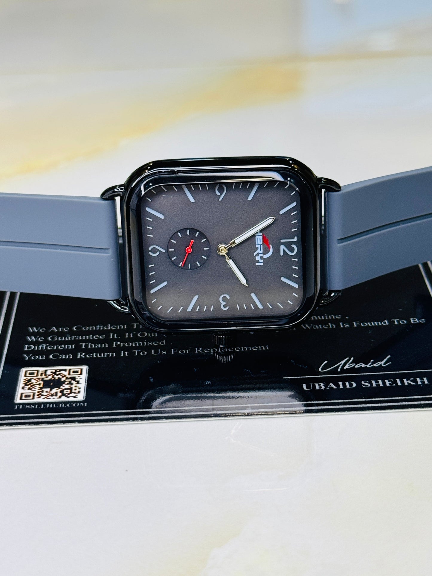 Grey Heryi Seamer Down Second Magnet Strap Watch