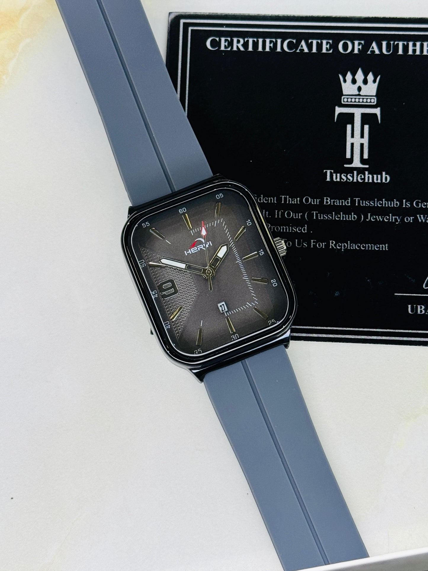 Grey Heryi Seamer Magnet Strap Watch