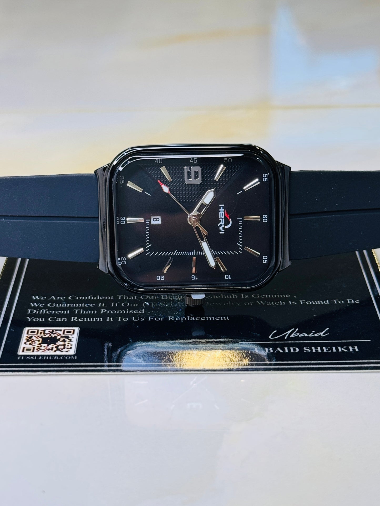 Black Heryi Seamer Magnet Strap Watch