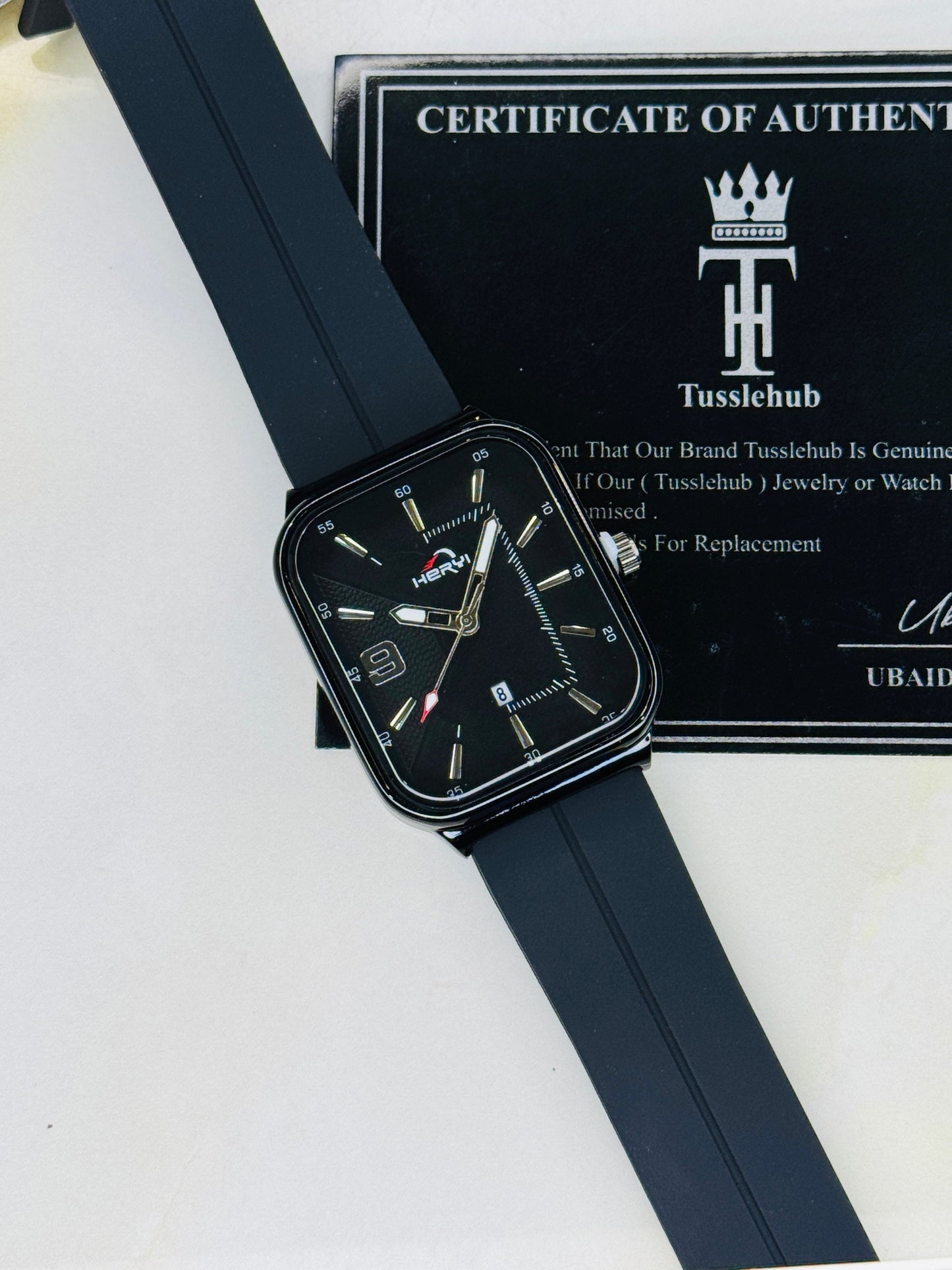 Black Heryi Seamer Magnet Strap Watch