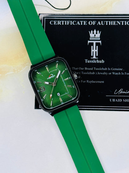 Forest Green Heryi Seamer Magnet Strap Watch